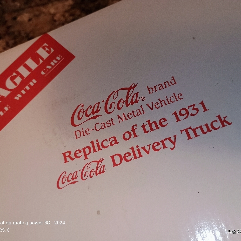 Coca-Cola diecast metal vehicle replica of a 1931 Coke - Picture 4 of 10